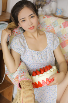 年轻的女教师电影